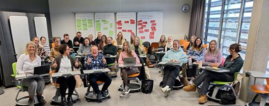 Am 12.11.2024 waren Cornelia Regina Stute und Natalia Hoffmann-Demsing zu Gast im Modul „Führungskompetenz & Leadership“ in unserem Master Kommunikations-, Multimedia- und Marktmanagement.