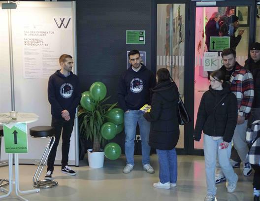 Studentische Info-Scouts standen den Besuchern mit Rat und Tat zur Seite.