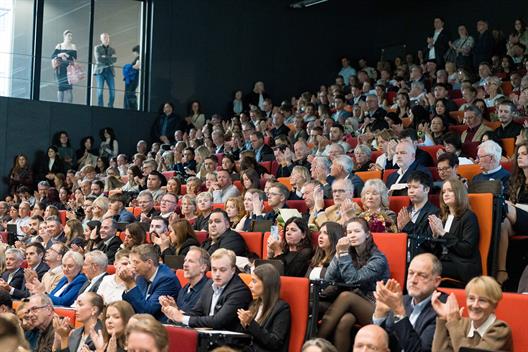 Volles Haus und Feierstimmung im Audimax